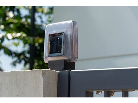 Instalação de Sensores Antiesmagamento em Portões no Largo da Pólvora